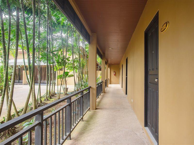 Naiyang Beach Hotel Sha Plus Phuket Kültér fotó