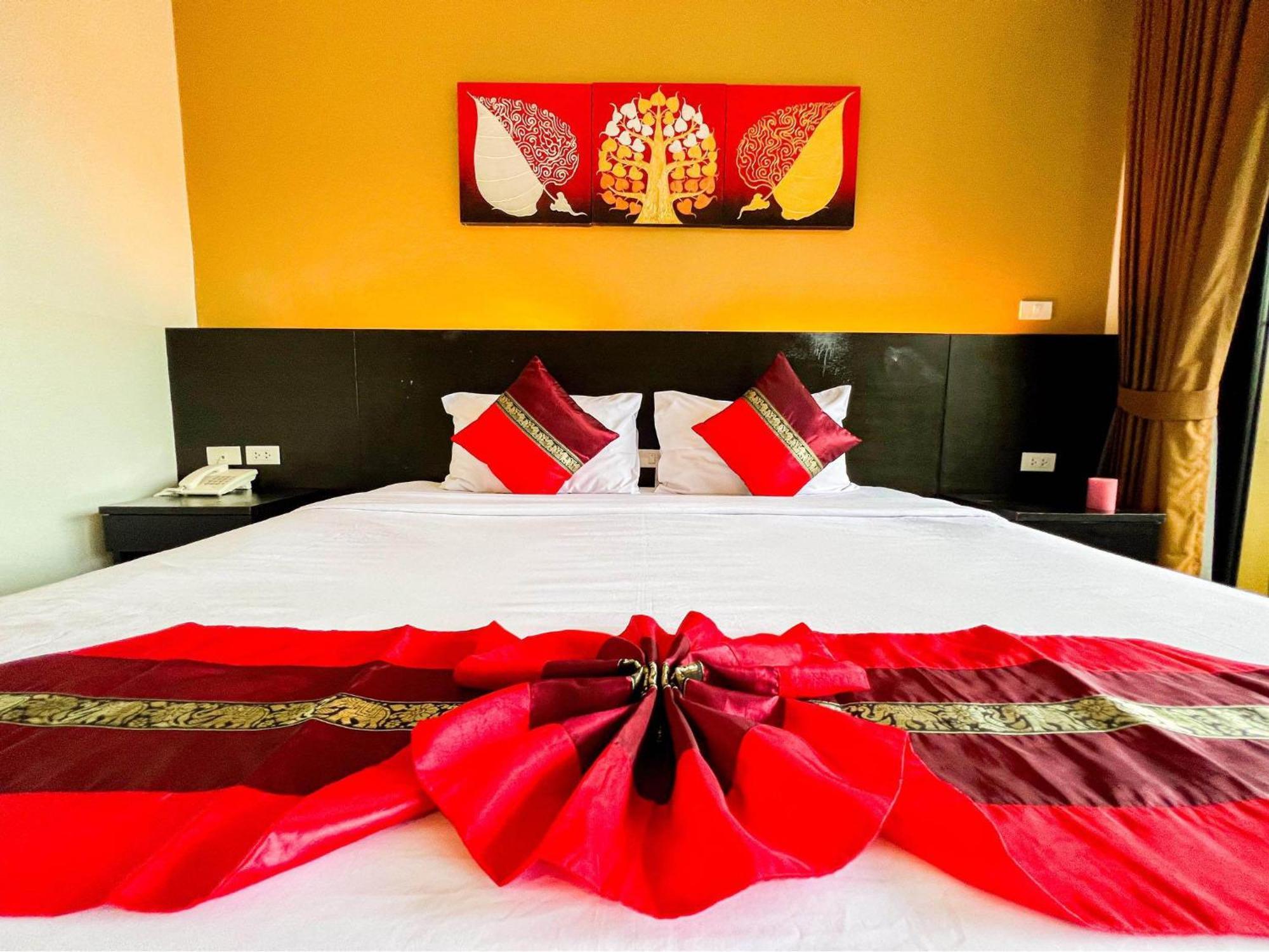 Naiyang Beach Hotel Sha Plus Phuket Kültér fotó