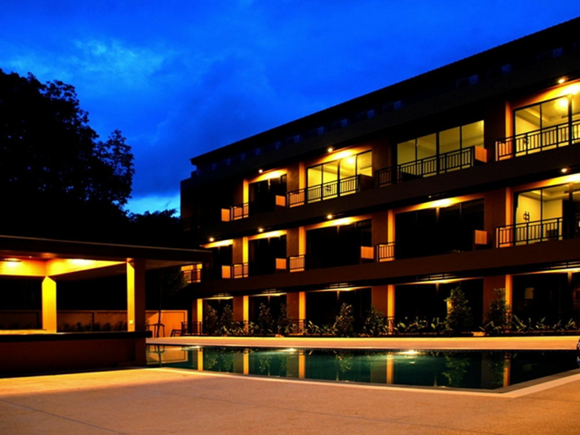 Naiyang Beach Hotel Sha Plus Phuket Kültér fotó