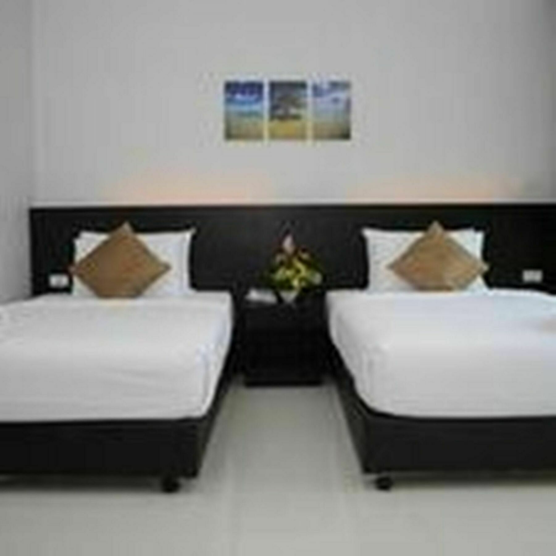 Naiyang Beach Hotel Sha Plus Phuket Kültér fotó