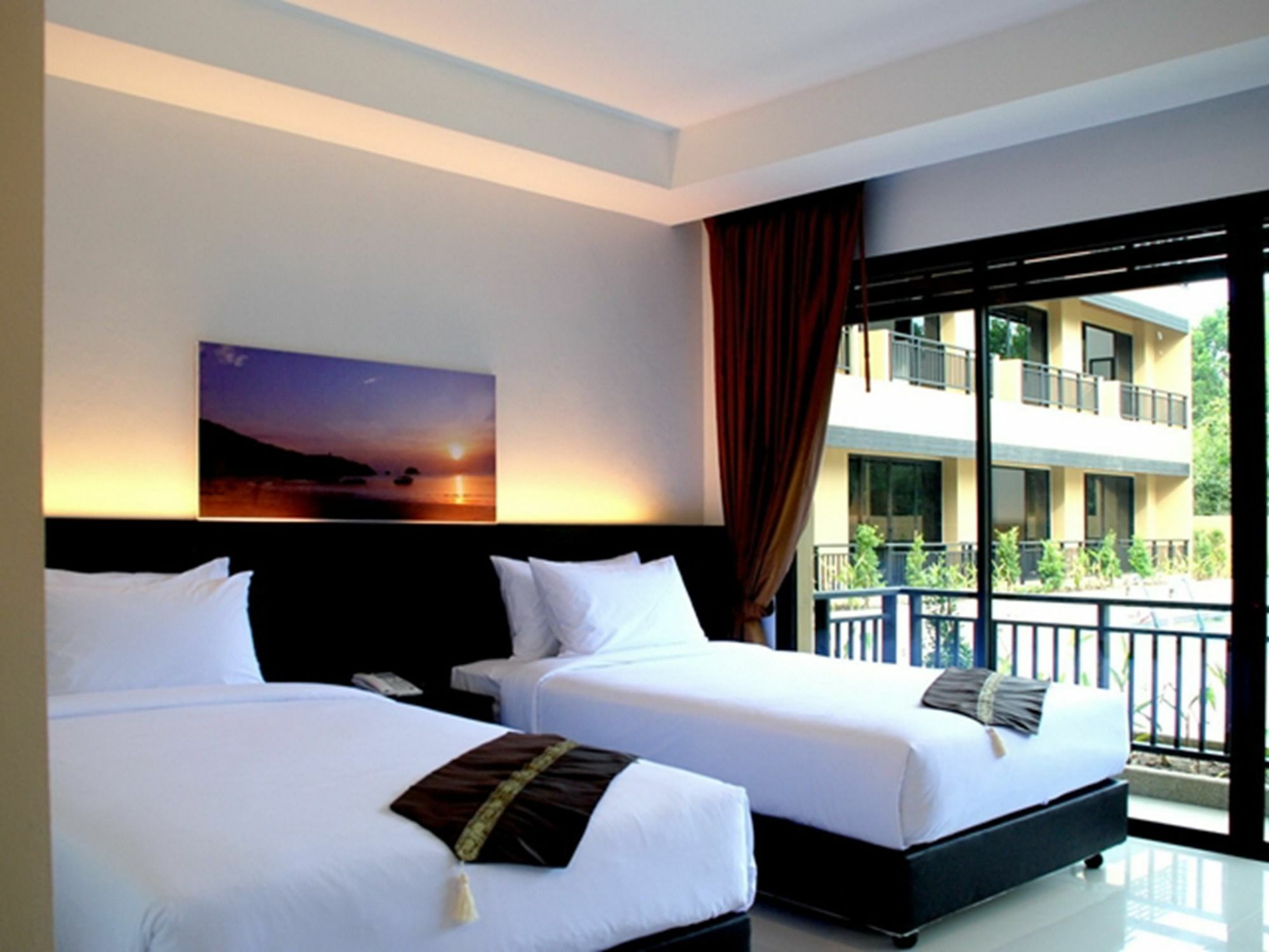 Naiyang Beach Hotel Sha Plus Phuket Kültér fotó