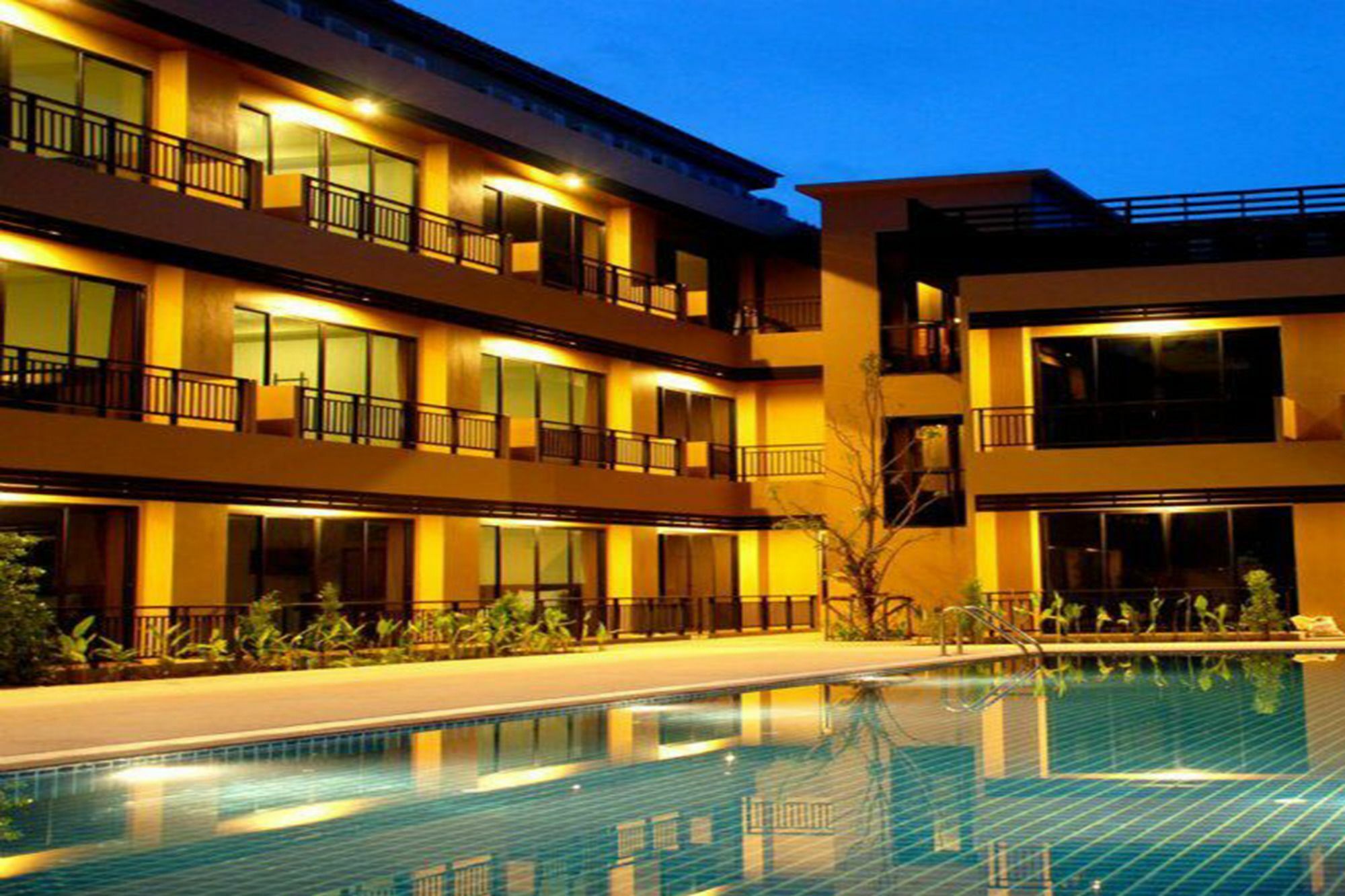 Naiyang Beach Hotel Sha Plus Phuket Kültér fotó